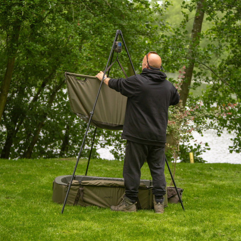 Avid Carp Pro-Tect Deluxe Tripod